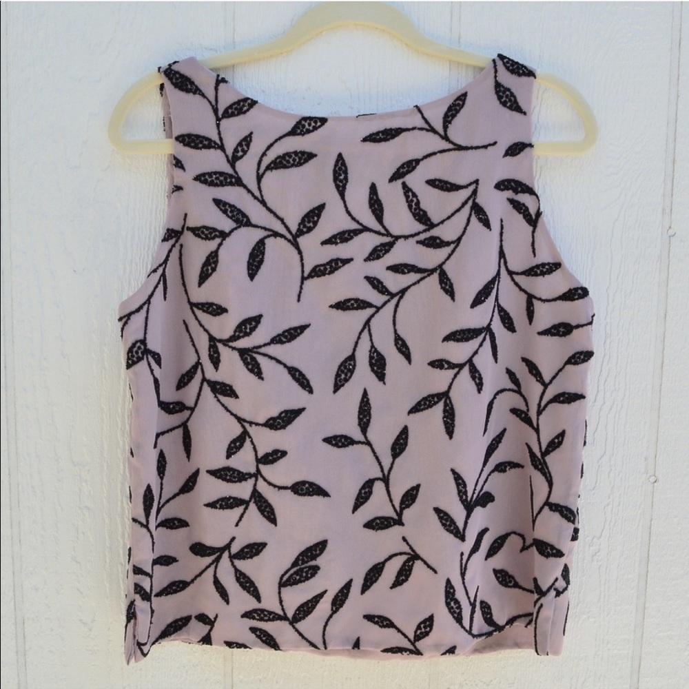 Sleeveless 🌟2FOR30🌟 soft pink top with beading